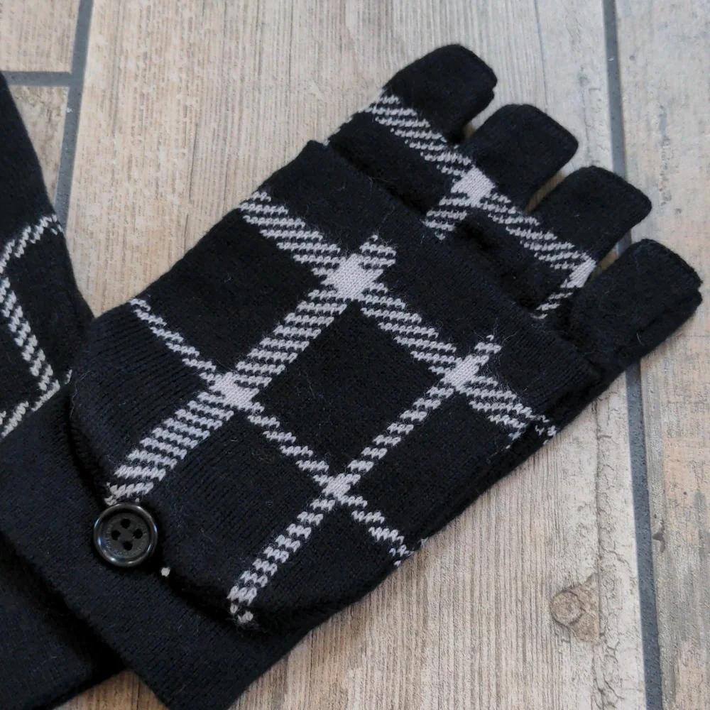 NEW Coach Black and White Plaid Mittens Gloves and Matching Scarf Set